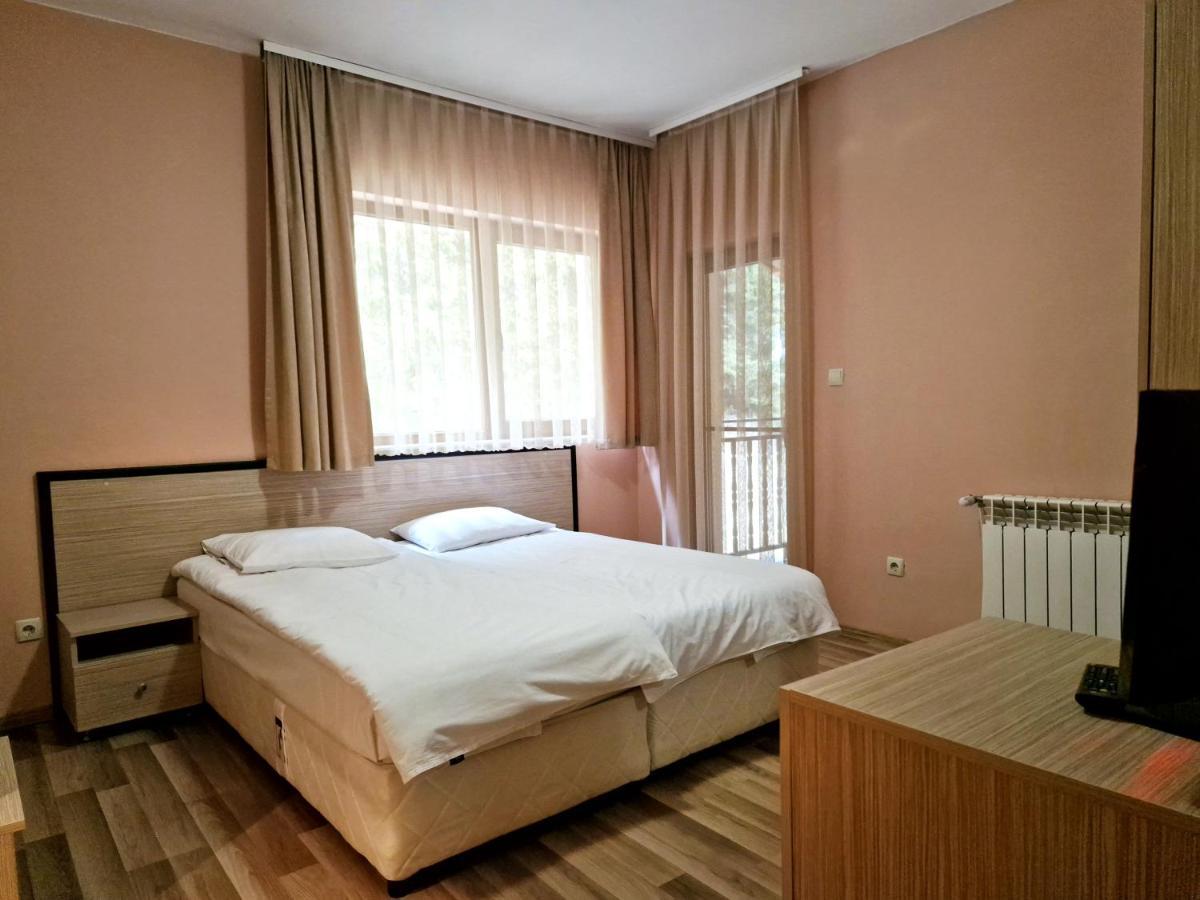Ивелия Къща За Гости Dospat Exterior foto
